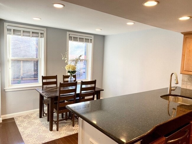 Photo - 47 Harvard St Unit A4