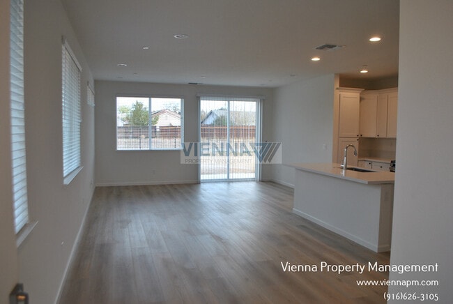 Photo - 525 Fox Hunt Wy