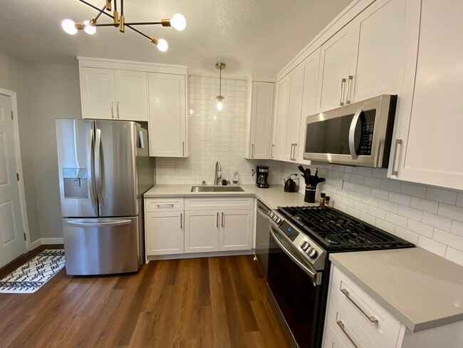 Building Photo - 1211 Neola St Unit Side Rental