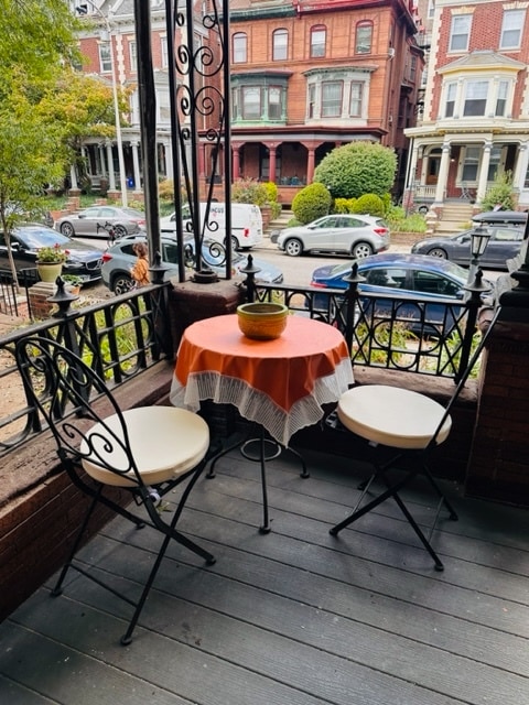 Building Photo - 323 S 46th St Unit 1R