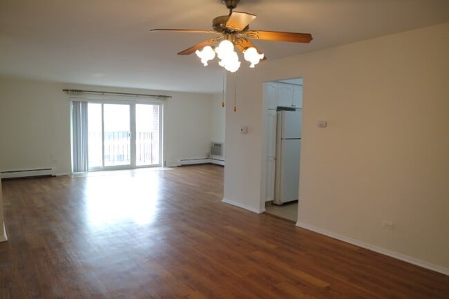 Photo - 10353 Dearlove Rd Unit 5E