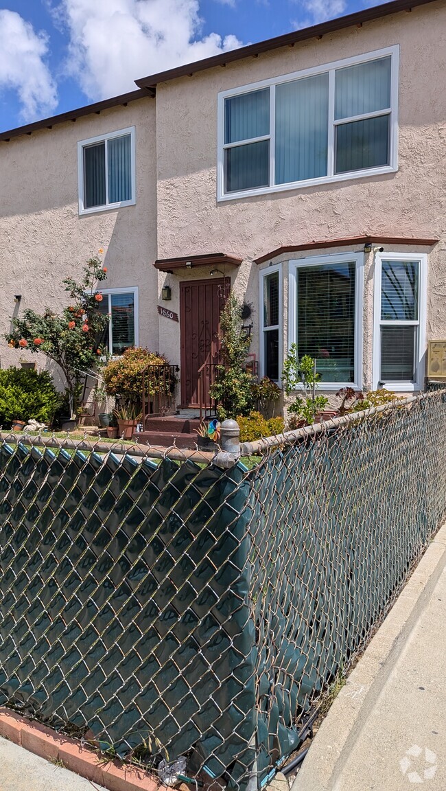 Building Photo - 1864 S Cochran Ave Unit 1864 S. Cochran Avenue Rental
