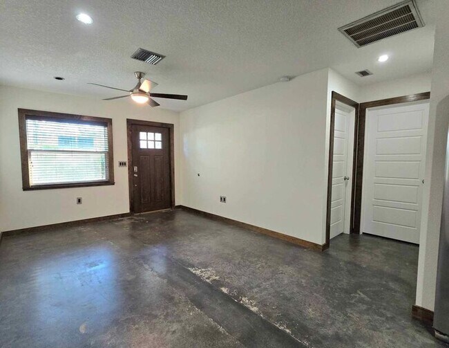 Photo - 314 N Iowa Ave Unidad B