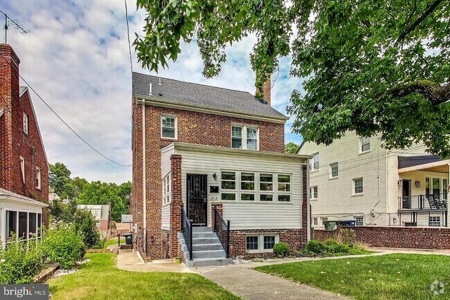 Building Photo - 3418 Pennsylvania Ave. SE Rental