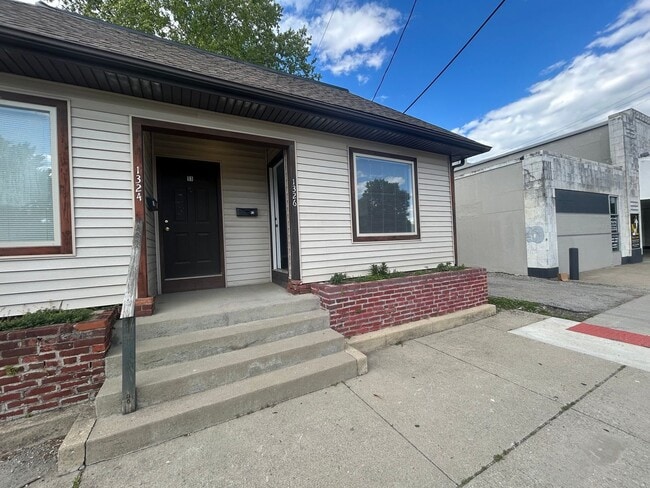 Building Photo - 1324-26 E. Main St. Unit 1326