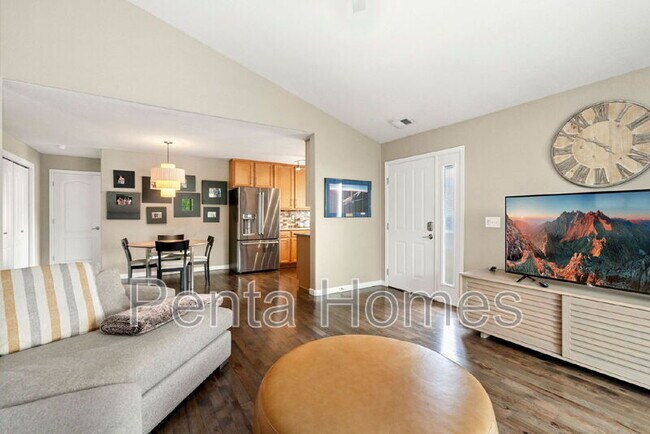 Photo - 4635 Hahns Peak Dr Unit 204