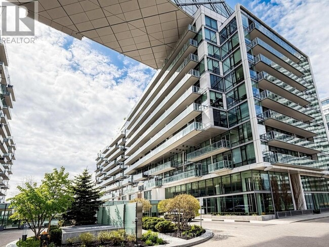 Photo - 39 Queens Quay E Unit 830