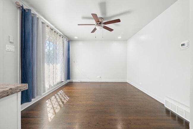 Photo - 251 Hickory St