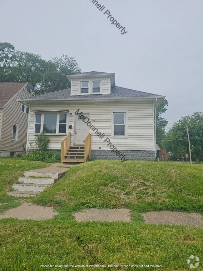 Building Photo - There is a $25 fee per application and eve... Rental