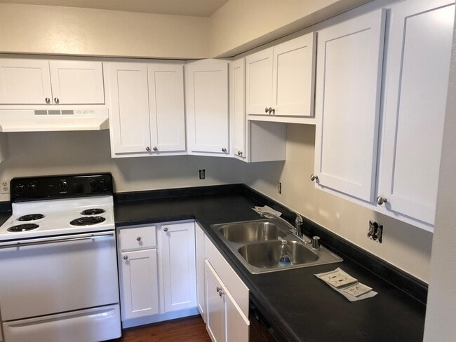 Photo - 19 Firestone Ct