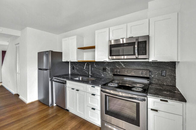 Photo - 1832 Charles Ct