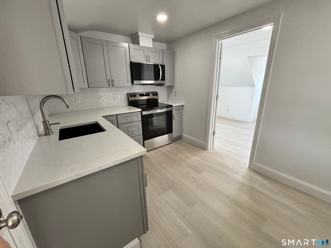 Photo - 23 Roosevelt Ave Unit #2