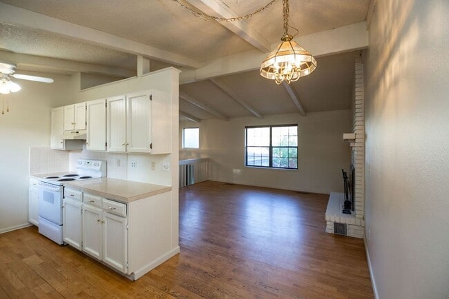 Photo - Spacious 4 Bedroom in Mid-Town Fort Collins