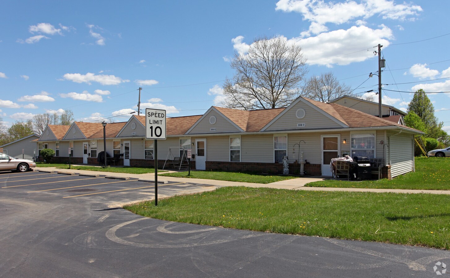 Photo - Cedar Oaks Apartments