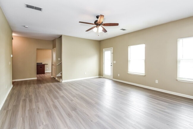 Photo - 13 Thatch Ct