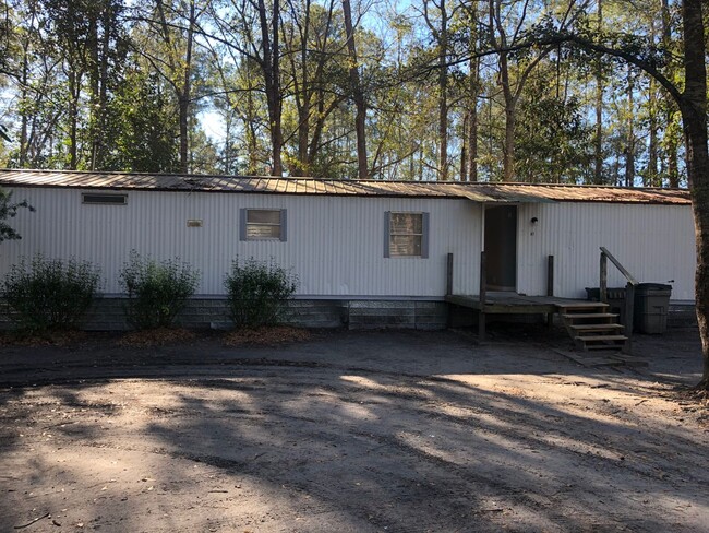 2 Bedroom 2 Bath Pet Friendly Mobile Home - 2 Bedroom 2 Bath Pet Friendly Mobile Home