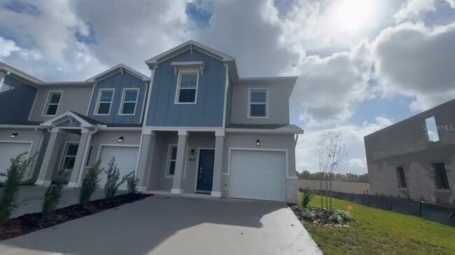 Building Photo - 2580 Skyline Lp