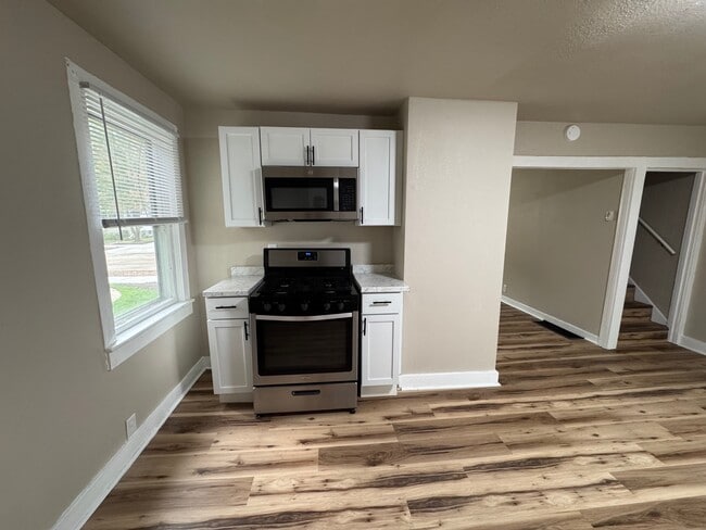 407 W 16th Ave