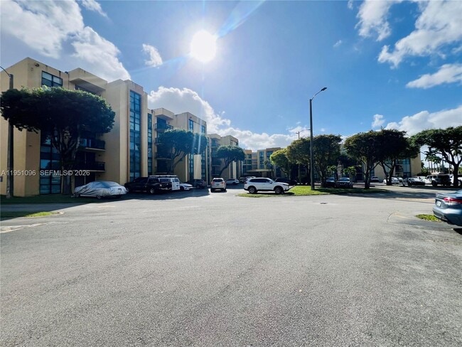 Photo - 11800 SW 18th St Unit 511-4