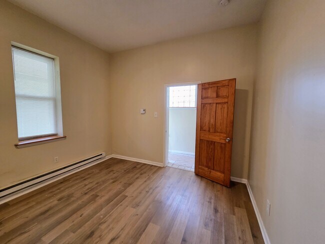 Photo - 1323 W Butler St Unit 1st Floor