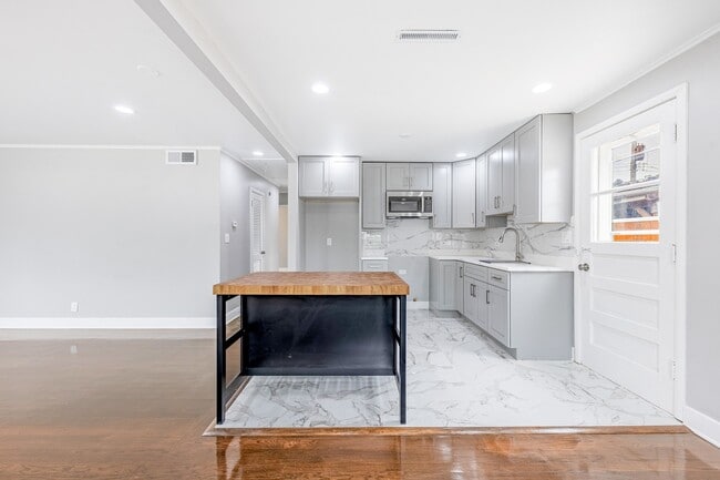 Photo - 4677 W 84th Pl