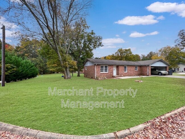 Photo - 104 Lora Ln