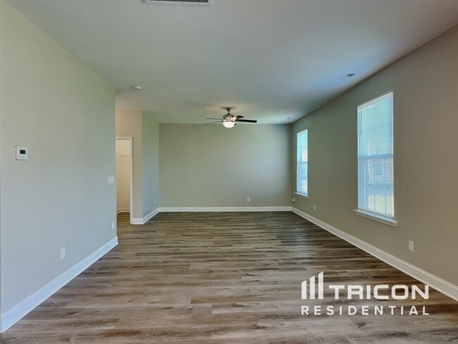 Photo - 3317 Lacewing Dr