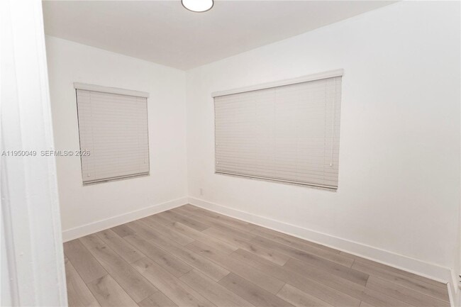 Photo - 111 SW 31st Ct Unit 1