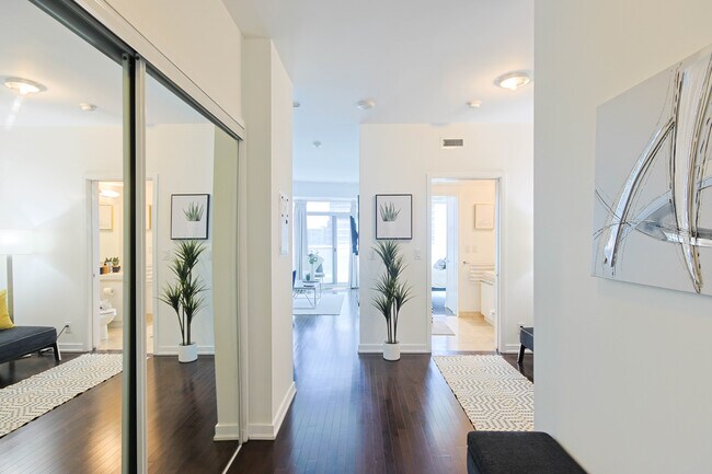 Photo - 18 York St Unit 903