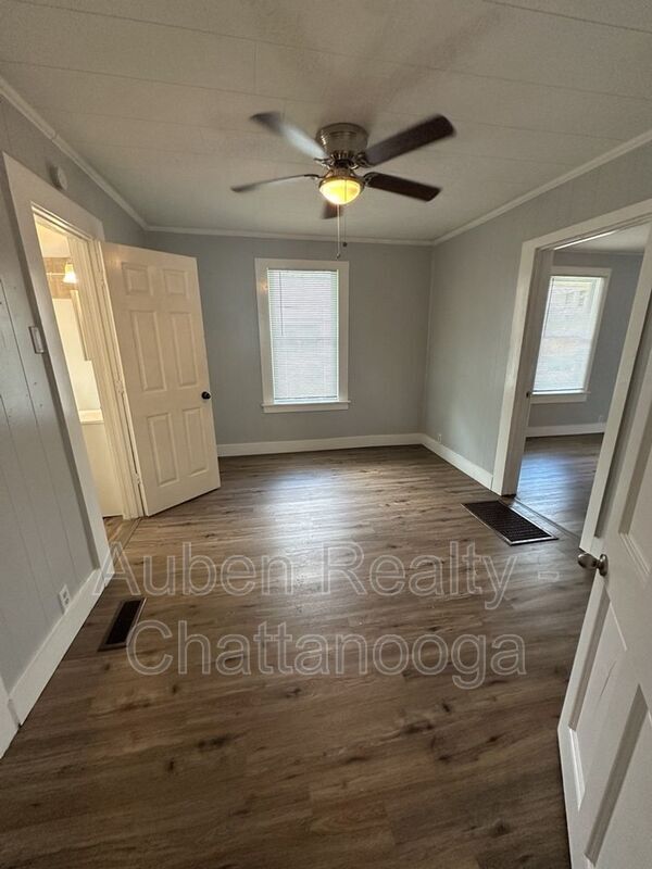 Photo - 67 Hargrave Rd