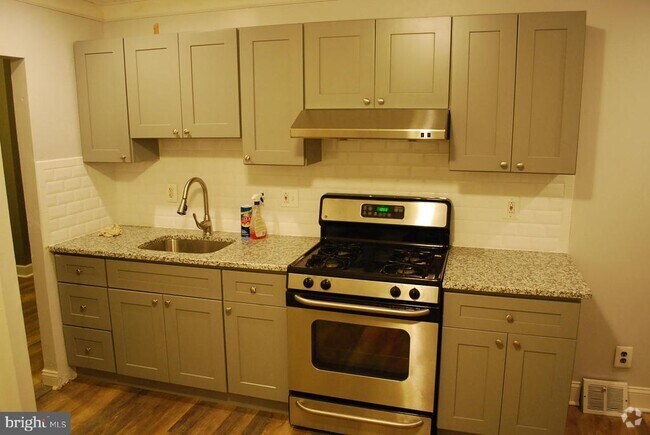 Building Photo - 1426 S 15th St Rental