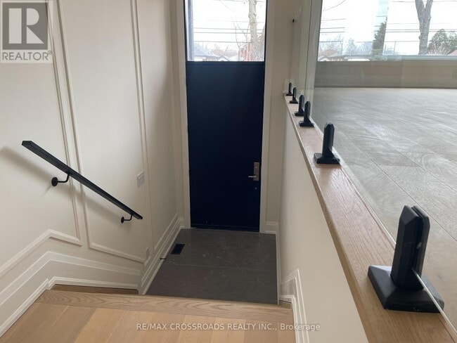 Photo - 790B Midland Ave