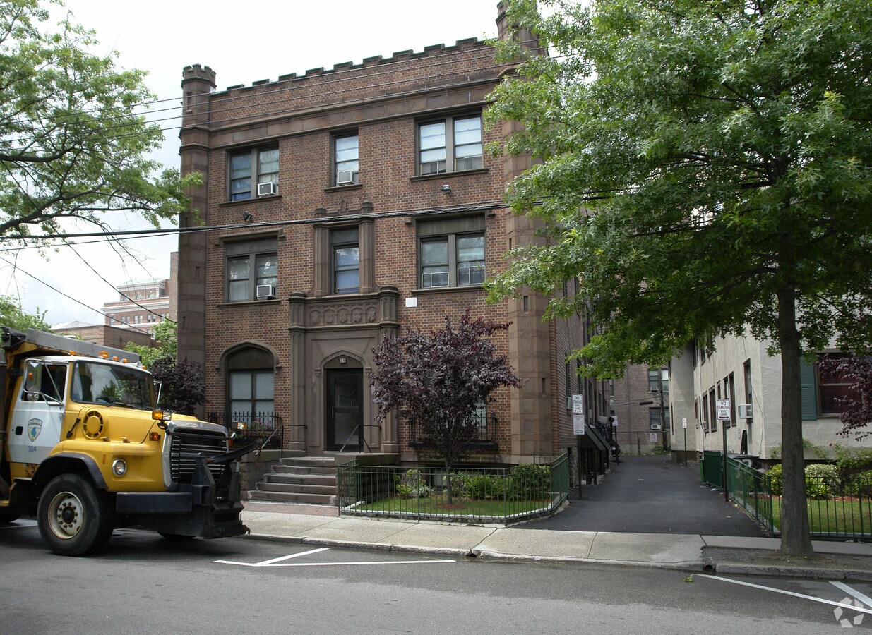 Photo - 28 Mitchell Pl