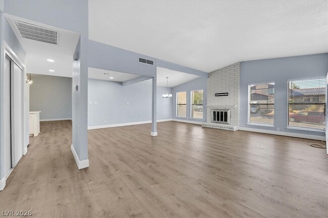 3864 Alice Ln