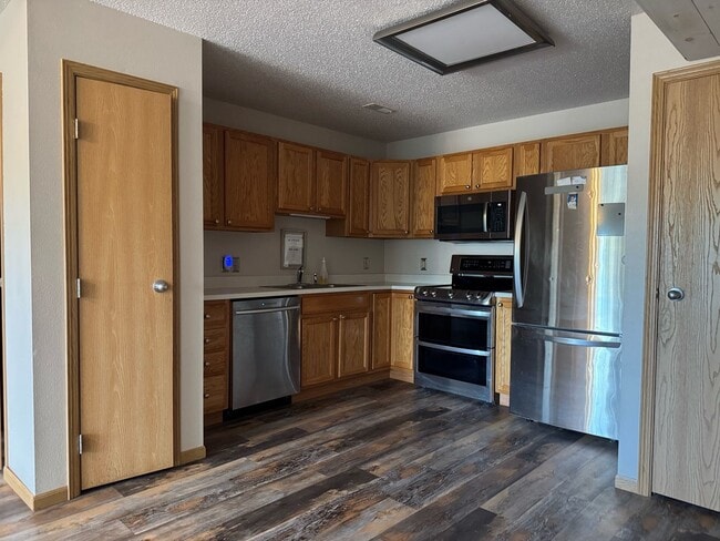 Building Photo - CONDO FOR RENT FROM PRIVATE LANDLORD! Unit 202