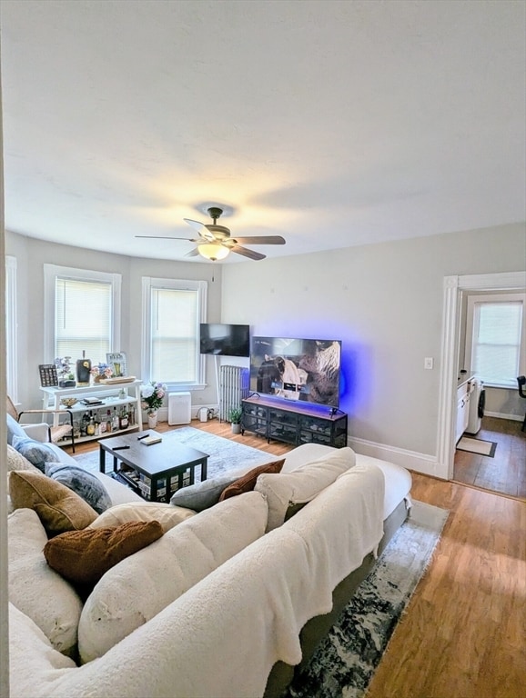 Building Photo - 881 E 4th St Unit 3 Rental