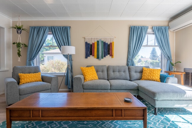 Photo - 1612 E 29th St