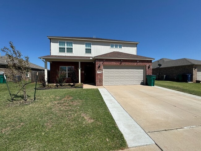 Building Photo - Huge 4 bed 2 1/2 bath house in Piedmont