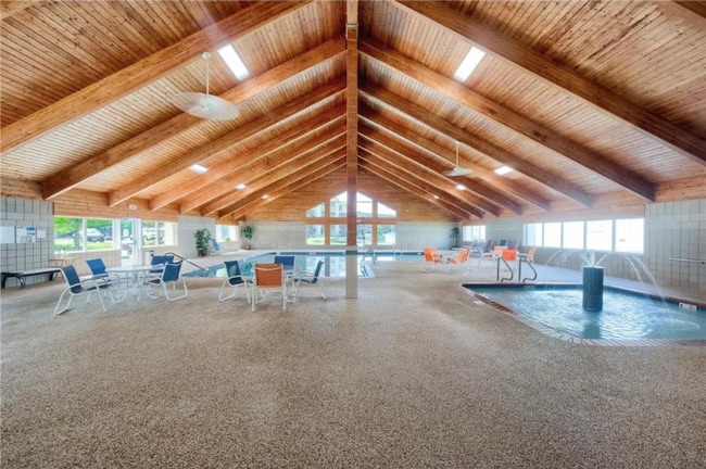 Photo - 1321 Lake Dr W Unidad 218 Rental