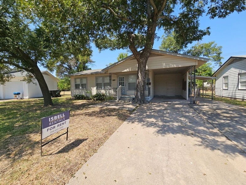 920 Fannin Loop