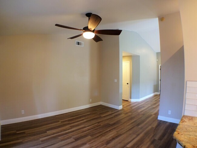 Photo - 3008 California Park Dr