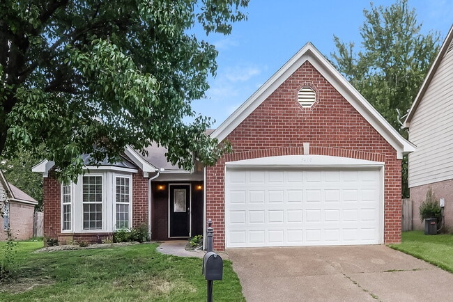 Building Photo - 5400 Milton Ridge Dr