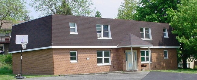 Building Photo - 557 Nellie St Unit 1