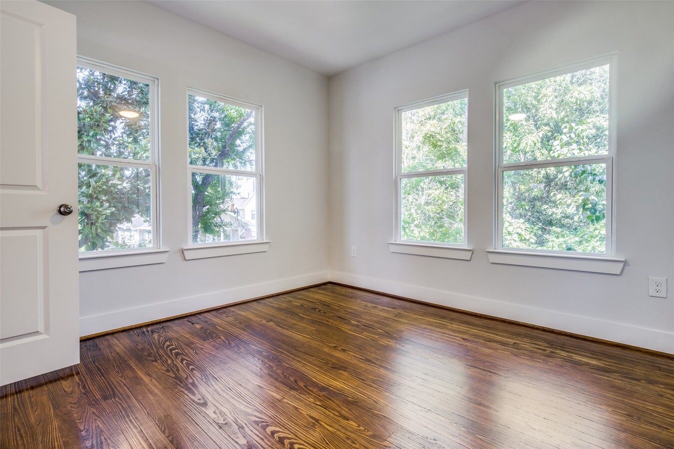 Photo - 2221 Rosewood St