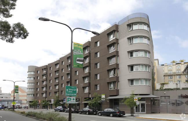 Photo - Oxford Plaza Apartments