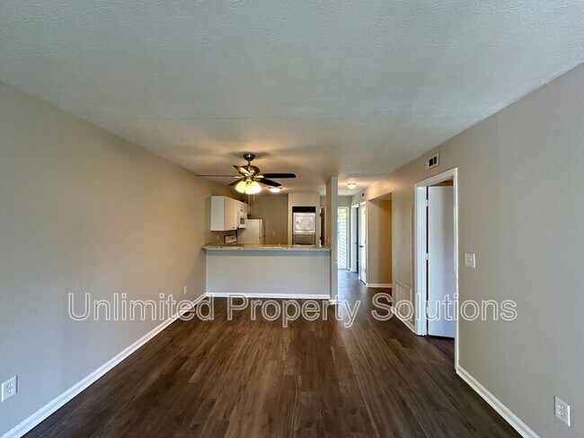 Photo - 215 Sunn Aire Ct