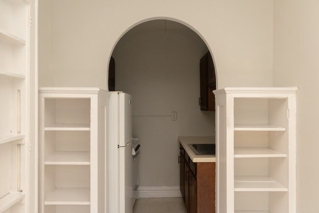 Photo - 430 W Roscoe St Unit 401