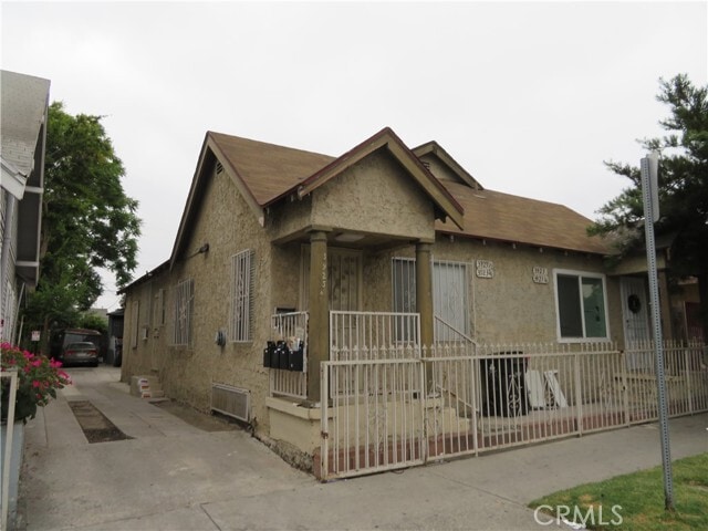 Building Photo - 3923 Normandie Ave