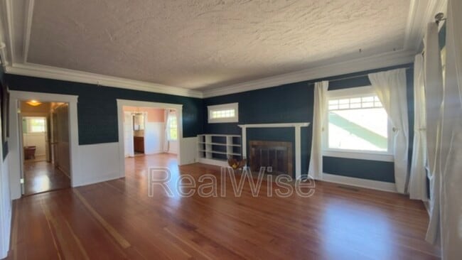 Photo - 837 SE Blakeley Ave