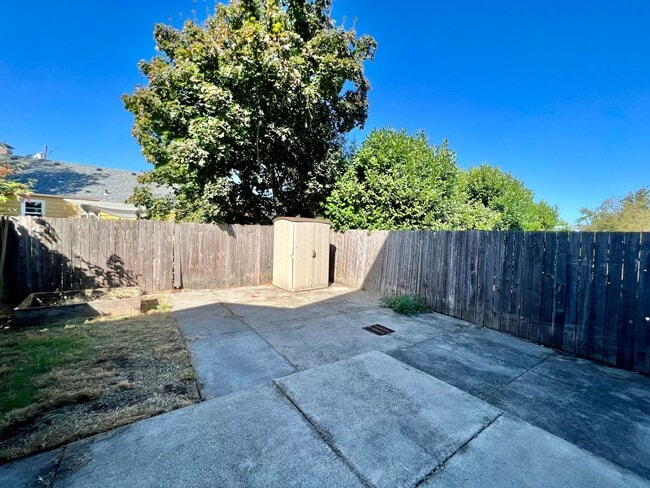 Photo - 6113 NE 8th Ave